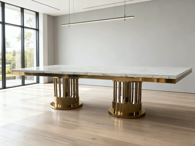  طاولة طعام من الرخام والستانلس ستيل 